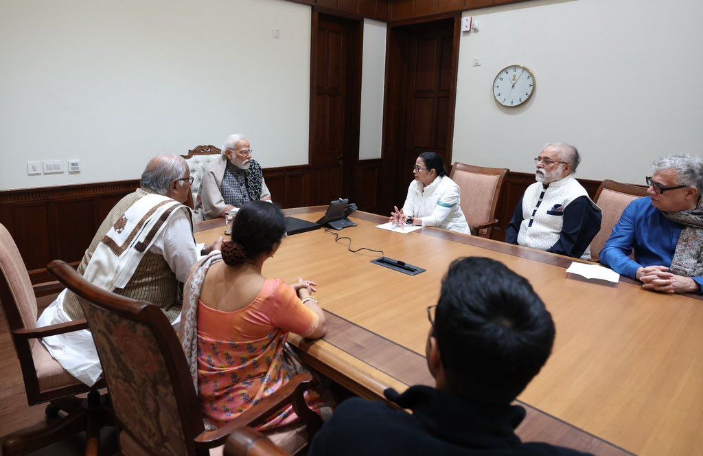 “The logo resembles BJP symbol…”, Mamata Banerjee meets PM Modi over Bengal’s pending dues